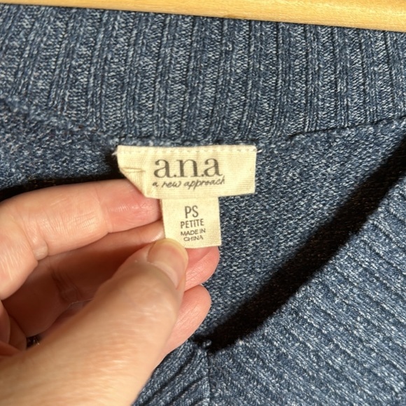 A.N.A. A New Approach V Neck Blue Knit Sweater Size PS - Picture 4 of 8